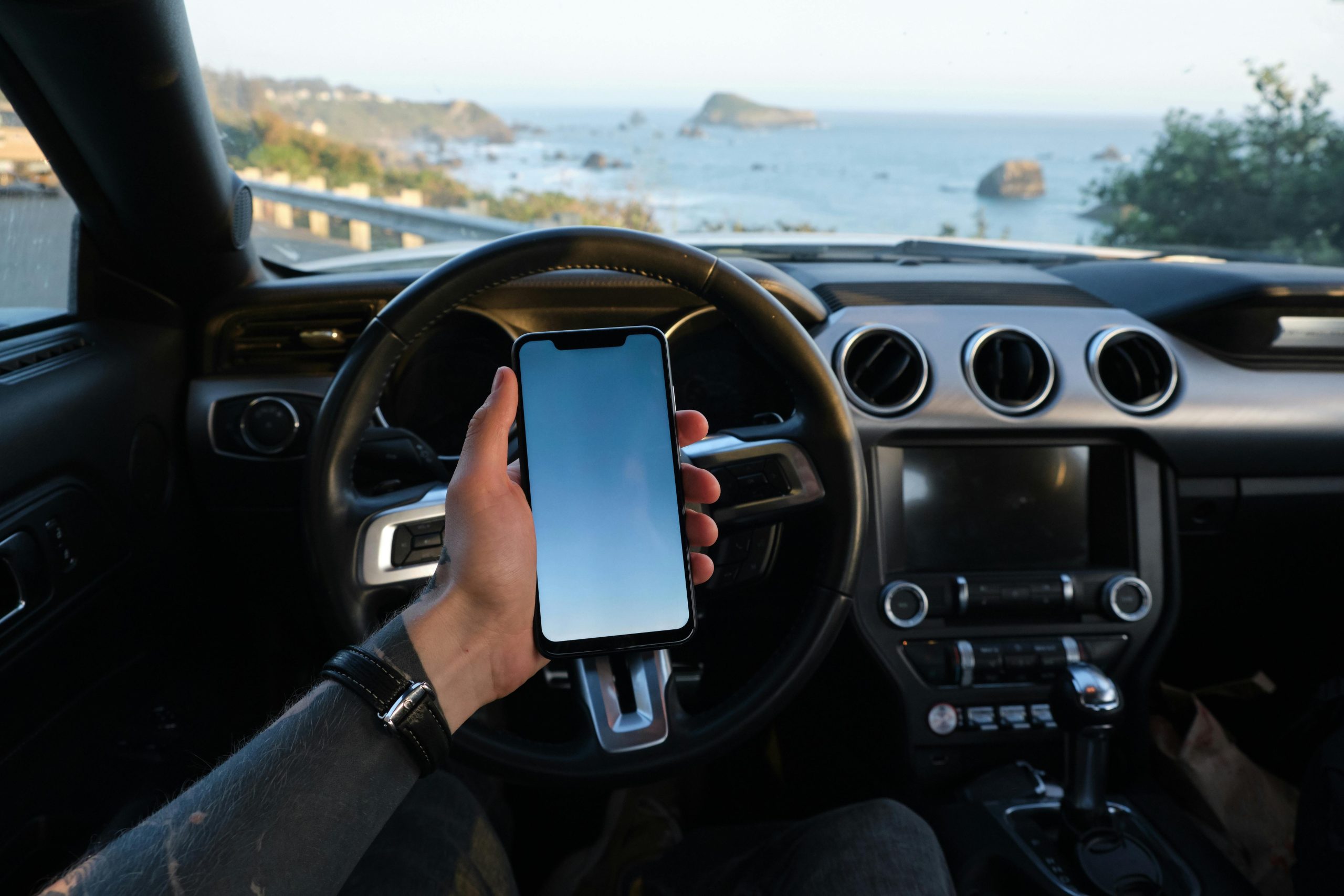 Top Apps Every Driver Should Have on Their Phone