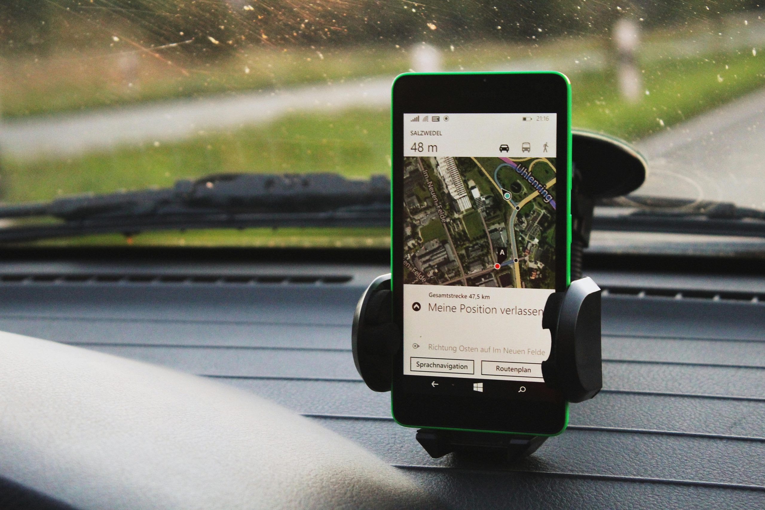 Smartphone Mounts: Choosing the Best One – Gear & Tech Insights