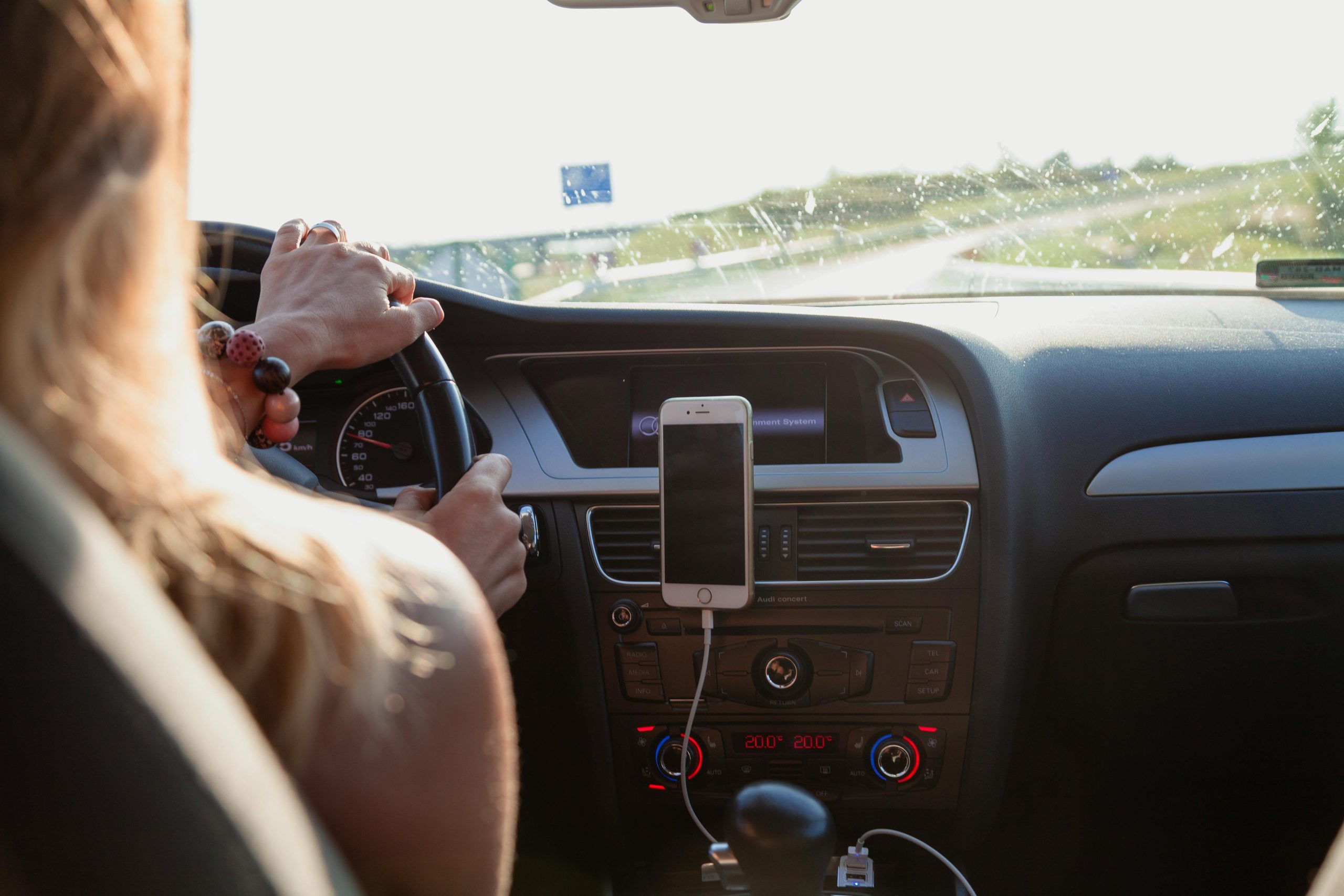 How to Reduce Blind-Spot Risks When Changing Lanes